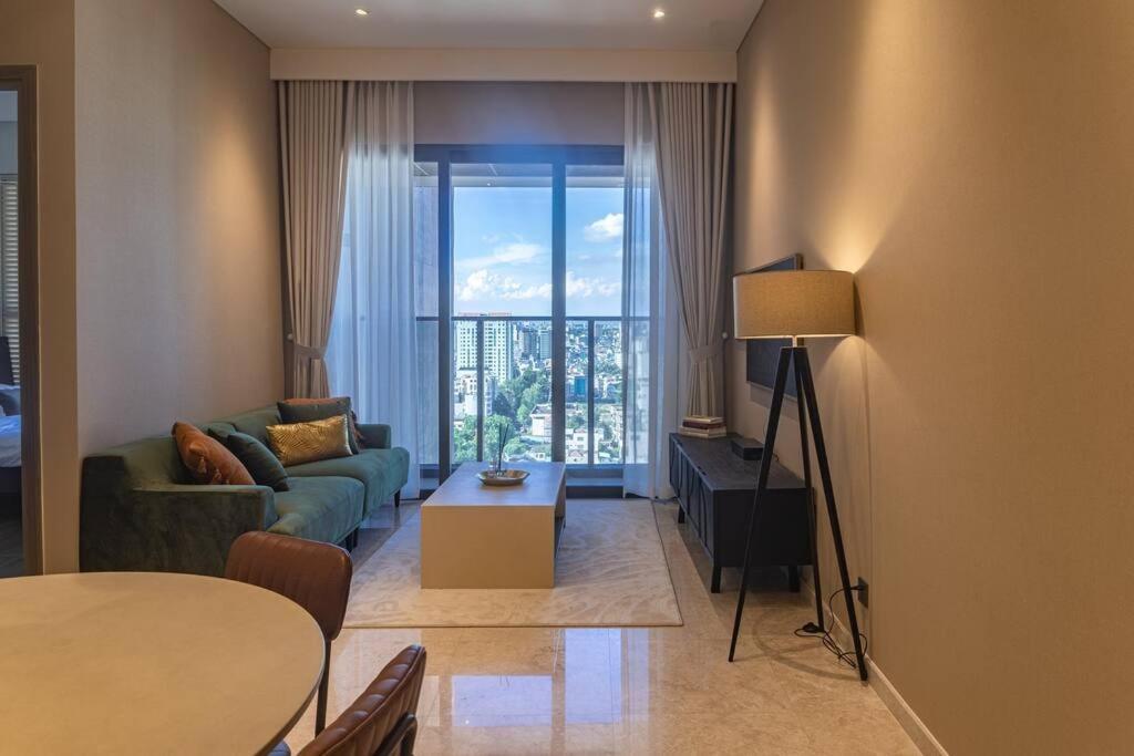 Căn hộ The Marq Luxury District 1 Hcmc 2masterbrs *