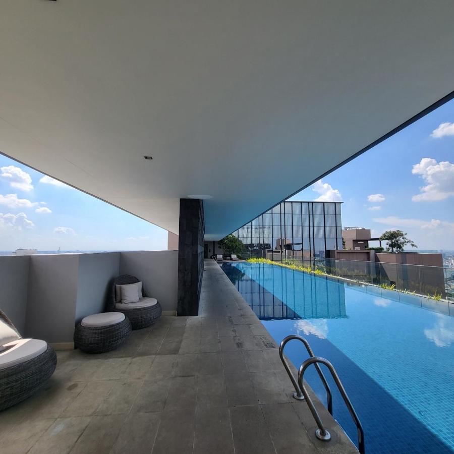 Căn hộ The Marq Luxury District 1 Hcmc 2masterbrs *